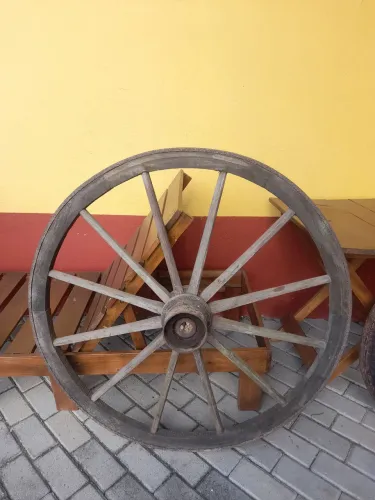 Antiga Roda de carroça de madeira de 105cm