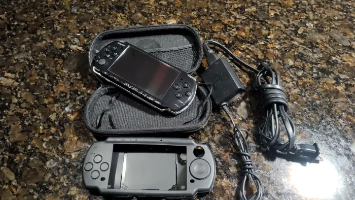 PSP semi novo pouco usado com run sackboy e desbloqueado 