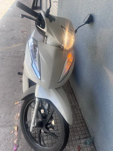 Vendo moto biz 