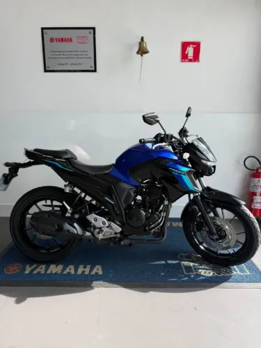FZ 25 AZUL