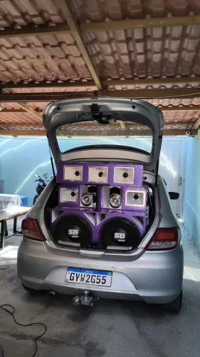 Som automotivo forte