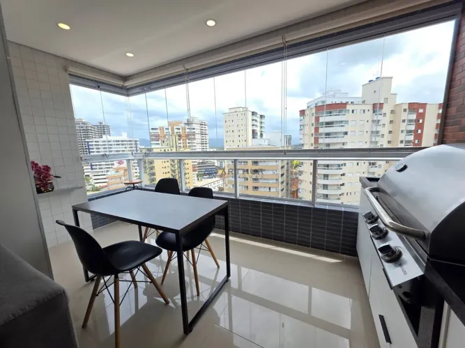 Apartamento Mobiliado à Venda em Praia Grande com 1 quarto, 2 banheiros e 1 vaga