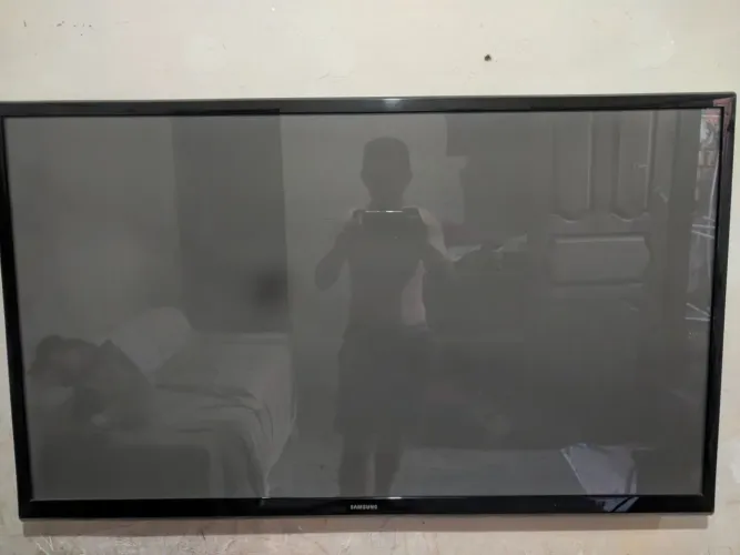 TV SAMSUNG 51 polegadas - Com defeito - não está ligando
