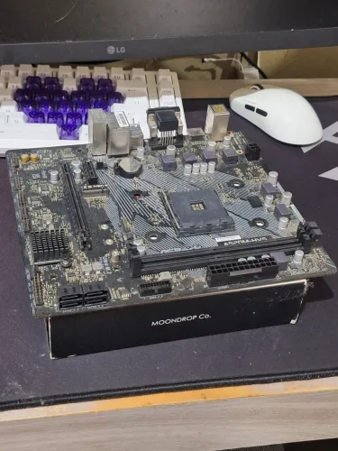 Asrock A520M-HVS + Cooler amd