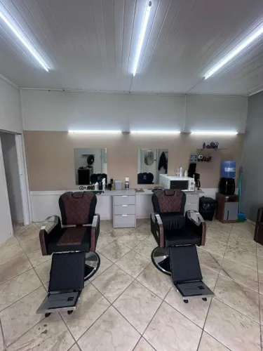 Barbearia completa.