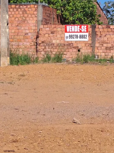 Terreno à venda.