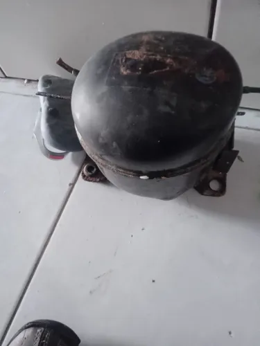 Compressor de geladeira Electrolux 