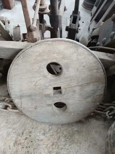 Roda de Madeira antiga