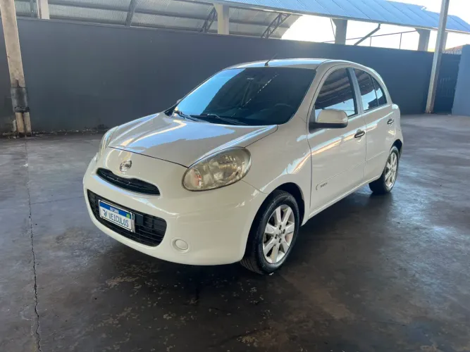 Nissan March S 1.0 16V Flex Fuel 5P 2013