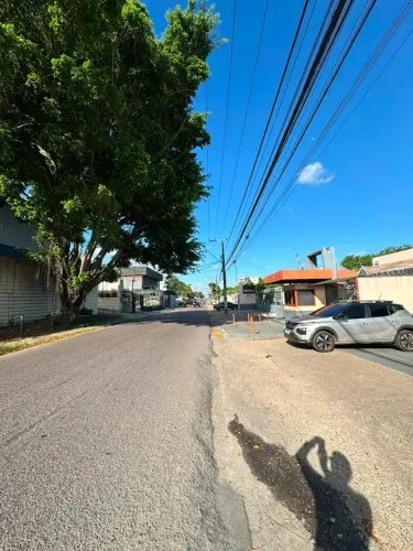 ALUGUEL GALPÃO NO PARQUE DEZ COM 400 METROS