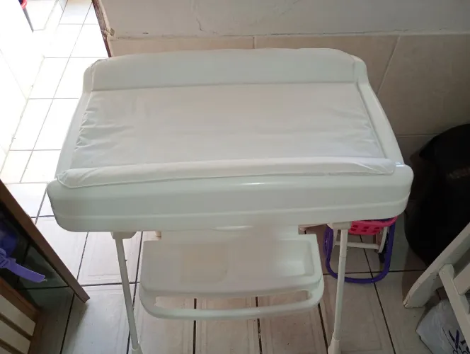 Banheira com suporte e trocador Burigotto 