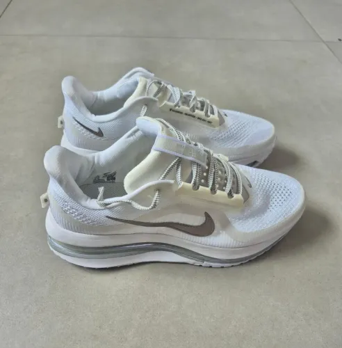 Nike Pegasus Premium