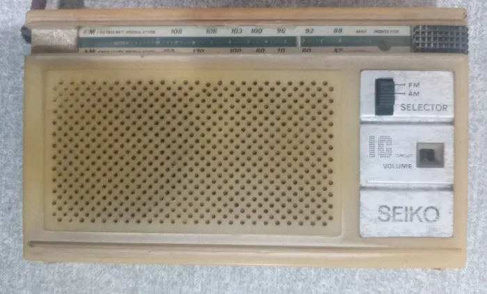 Rádio Portátil AM/FM SEIKO M-70 Antigo