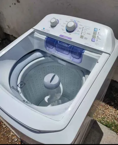 **Máquina Electrolux 10,5kg modelo novo**