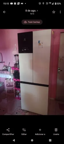 Vende se geladeira