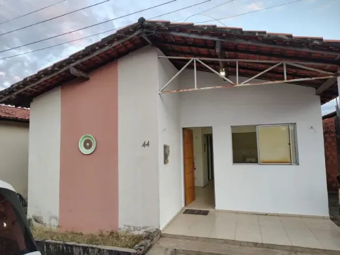 ALUGO CASA EM CONDOMINIO FECHADO ZONA SUL