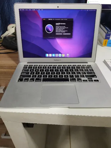 MacBook Air 13 Early 2015 i5 1.6 8GB 121GB - Ótimo estado