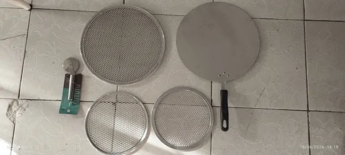Telas e Pá pra pizza novos