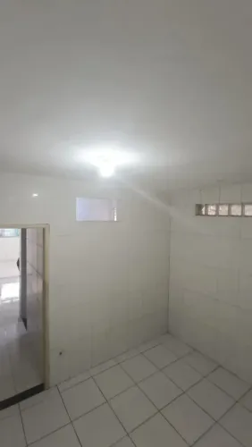 Imóvel para venda possui 60 metros quadrados com 2 quartos em Pituaçu - Salvador - BA
