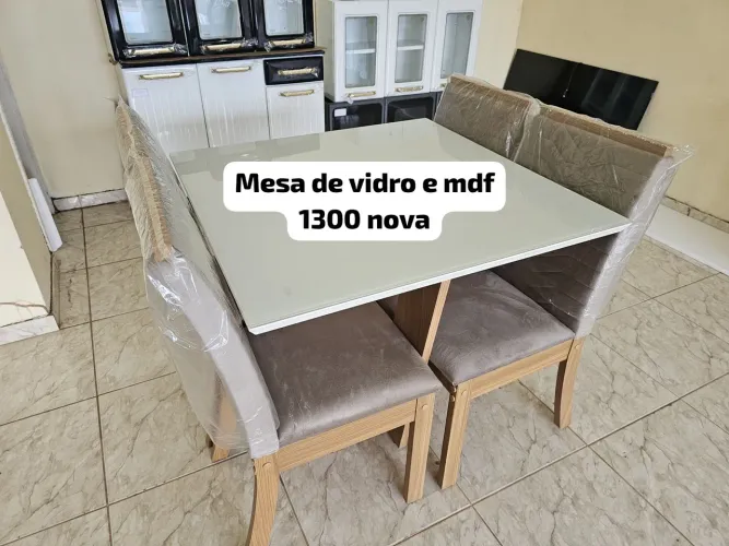 Mesa de vidro nova