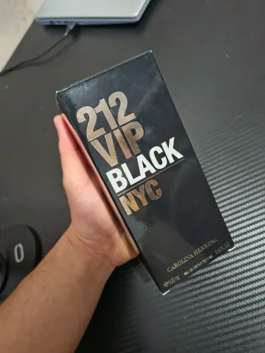Perfume 212 VIP Black - 100ml