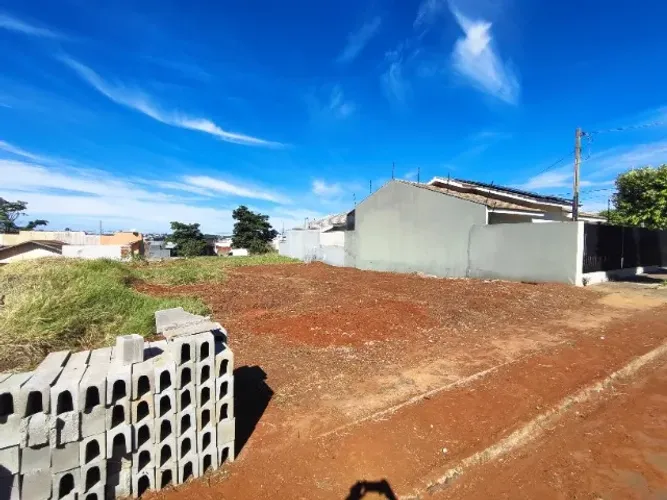 VENDE-SE TERRENO DE 450 M² NO JARDIM OÁSIS - PARANAVAÍ-PR