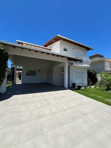 Alugo casa de 3 qts de alto padrão com piscina na praia das gaivotas ingleses 