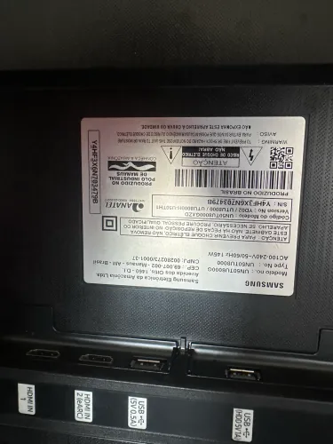 Vendo Duas TVs da marca Samsung 50 polegadas, defeito na tela