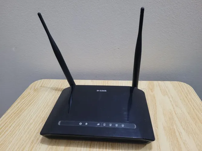 Roteador D-Link DIR-615 N300 ? sem fonte, não testado