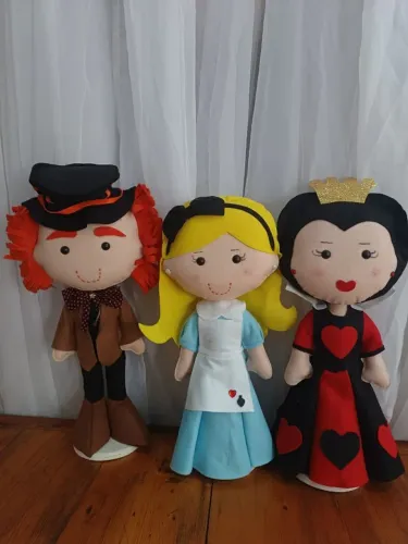Kit Boneca de Feltro Alice no País das Maravilhas