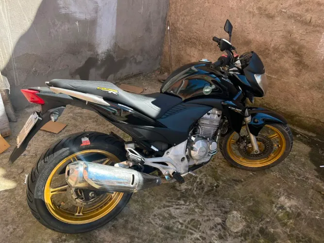 Moto CB300 2015