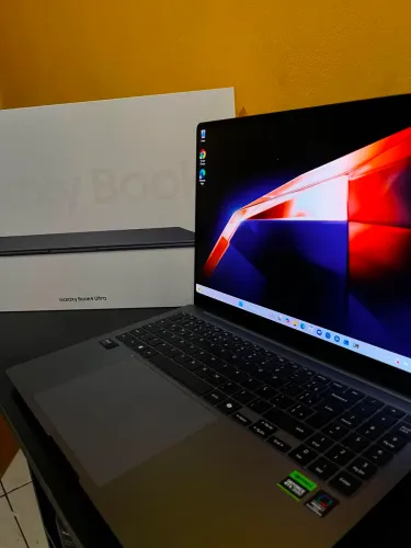 Samsung Galaxy Book4 Ultra - Intel Core Ultra 7 | 32GB RAM | 1TB SSD | RTX 4050