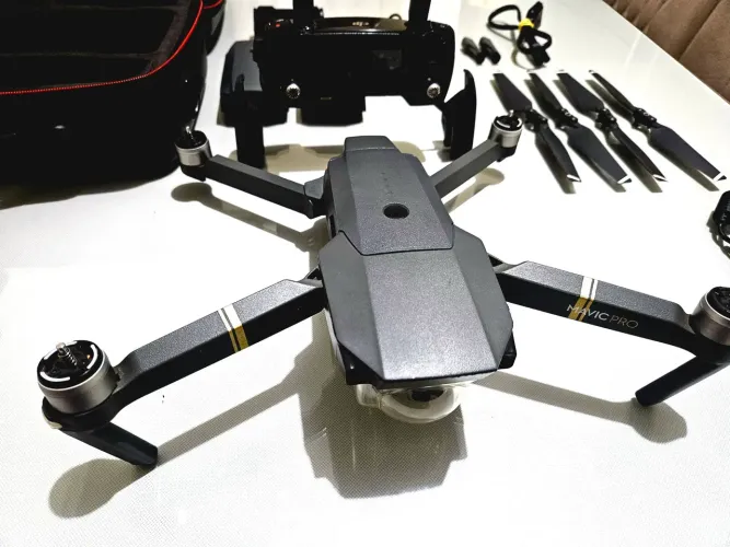 Drone Mavic Pro 3 bat fly more