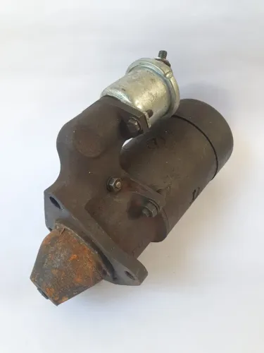 Motor de partida Corcel 1 1972 com defeito para retirada de peças
