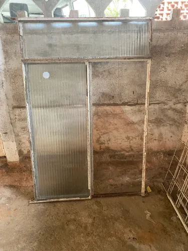 Doação. De Janela de ferro 