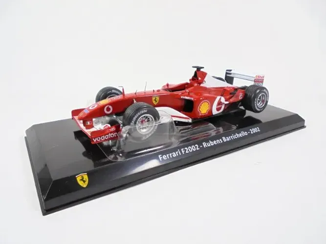 Miniatura F1 1/24 Ferrari F2002 2002 - Rubens Barrichello - Nova / Lacrada
