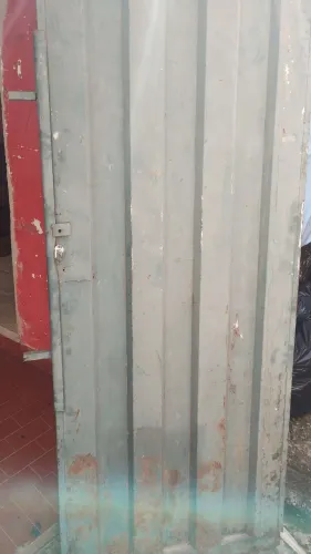 Portão precisa de alguns ajustes 1,80 por 75 retirar no bairro tupi a 