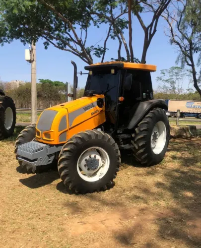 Trator Valtra BM100 - Entrada de 10%