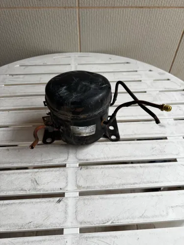 Compressor de geladeira Elgin 220v 60Hz PH1 (Usado)