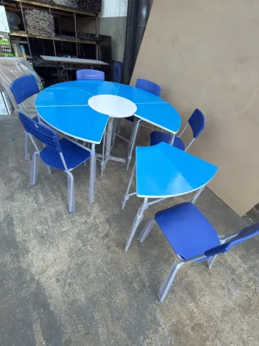 Conjunto Escolar Sextavado 7 mesas e 6 cadeiras