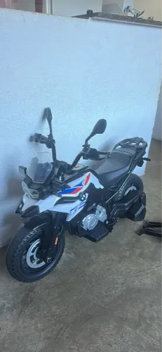 MOTO INFANTIL BMW F850 ELÉTRICA