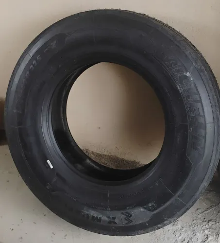 Pneu Michelin mult Z 295/80 r 22.5