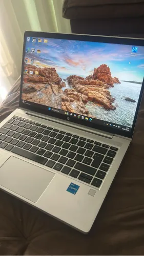 Notebook HP i5 440 256GB tela HD 14?