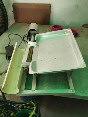 Máquina de descascar ovos de codorna