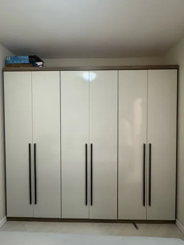 Guarda Roupa 06 portas 