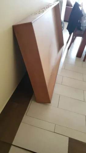 Vendo cama de solteiro em madeira maciça