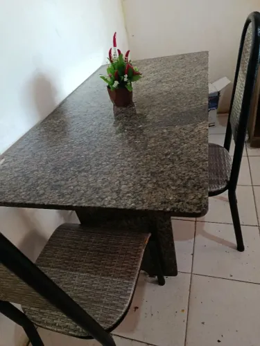 Vendo mesa de mármore