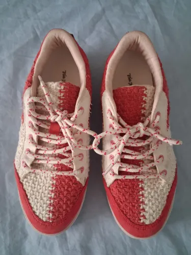 Tênis rosa e bege crochê  TAM 35 via Mia 