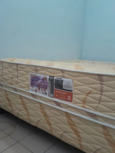 Vendo cama Box casal.