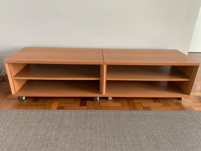 Dois módulos de madeira